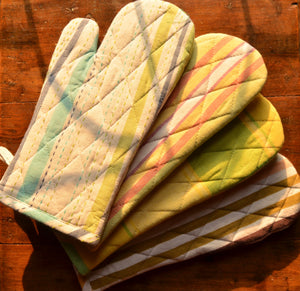 Mitten with Pot Holder in Brown Stripes