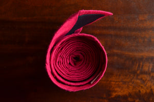 Raw Silk Necktie in Solid Magenta