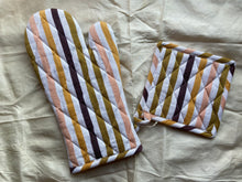 Load image into Gallery viewer, Mitten with Pot Holder in Brown Stripes
