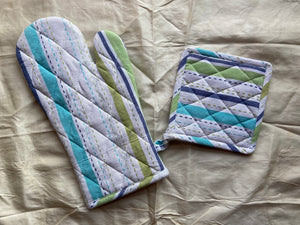 Mitten with Pot Holder in Blue Stripes