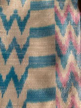 Load image into Gallery viewer, Indian Jacket - White Wave (Raw Silk Ikat)

